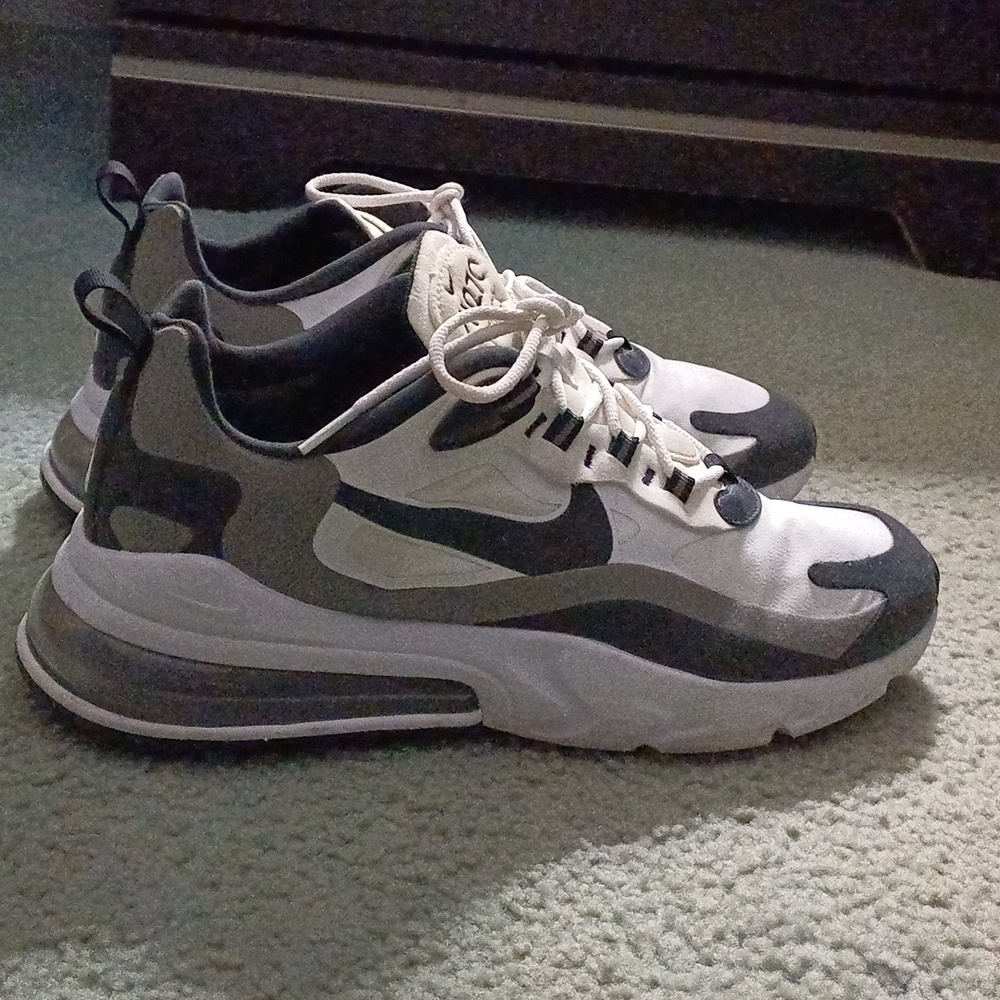 Mens nike air max react 270